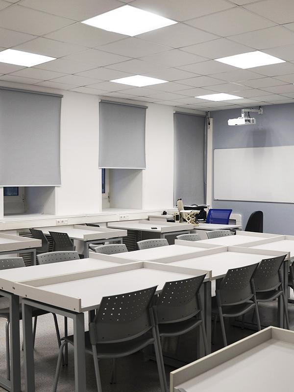 Жалюзи рулонные на проём окна